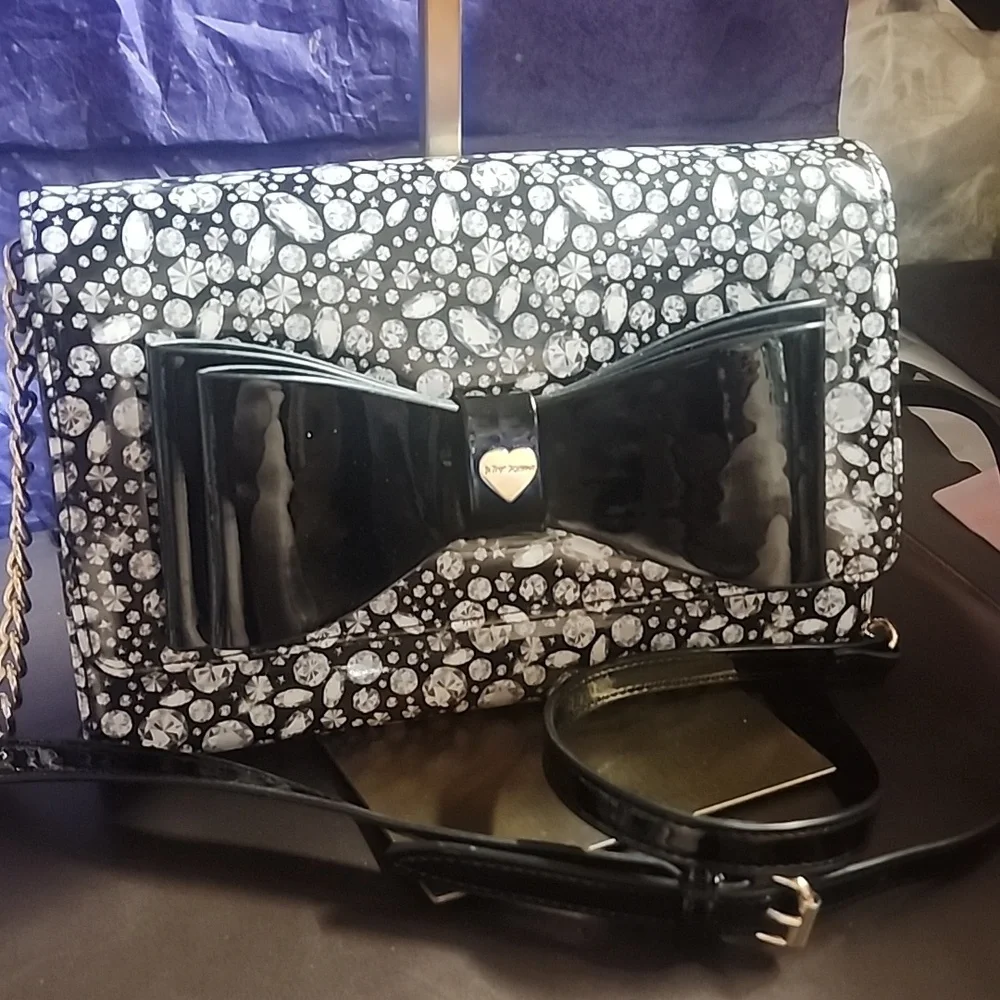 Betsey Johnson Diamonds Are A Girls Best Friend Crossbody EUC - Picture 8 of 8